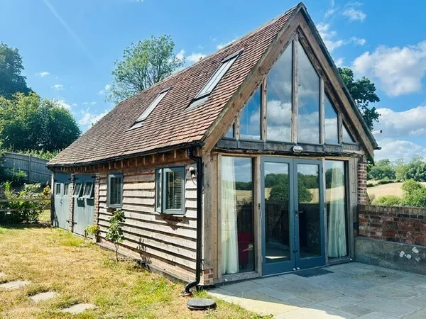 Flat Ludpit Lane in Rother