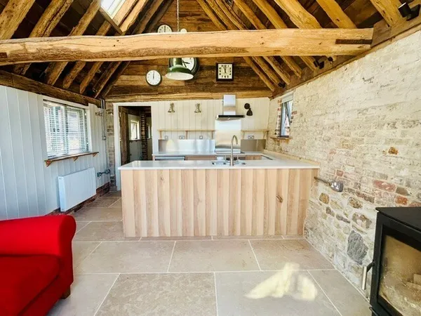 Flat Ludpit Lane in Rother
