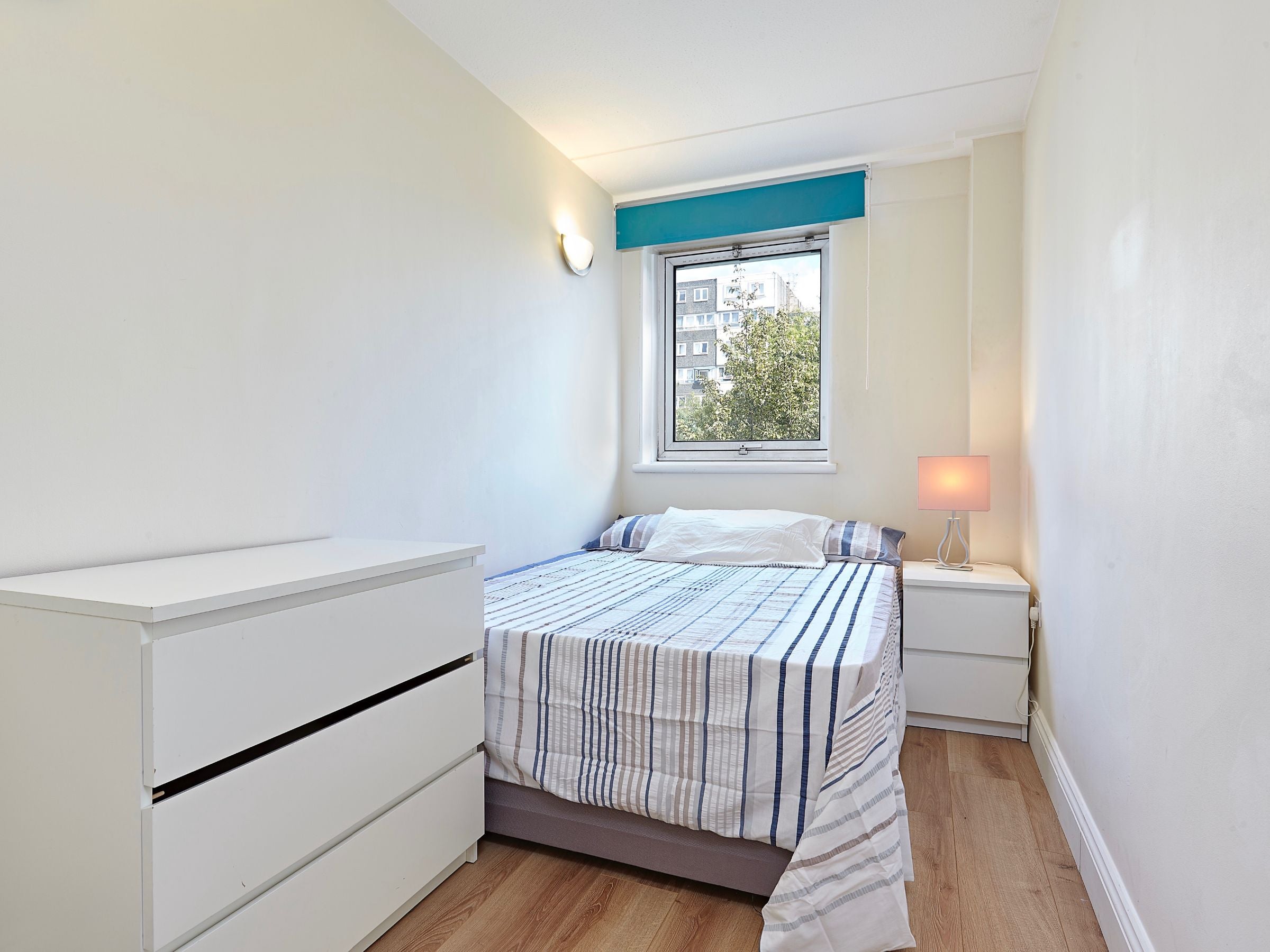 Flat Francis Chichester Way in Greater London