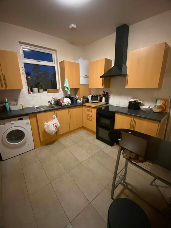 Room Murchison Road in Greater London