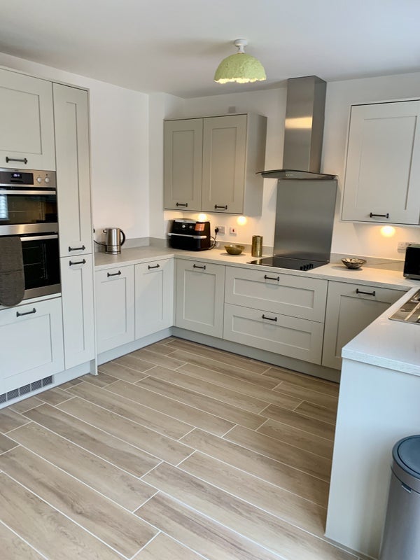 Room Ashbourne Court in Leeds