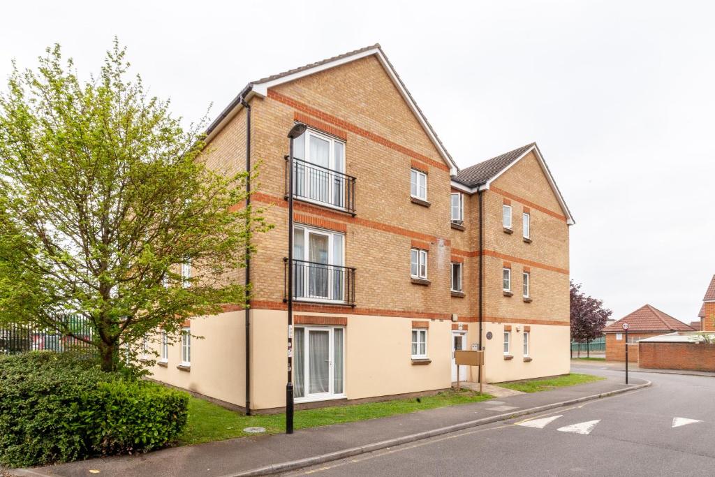 Flat East India Way in Greater London