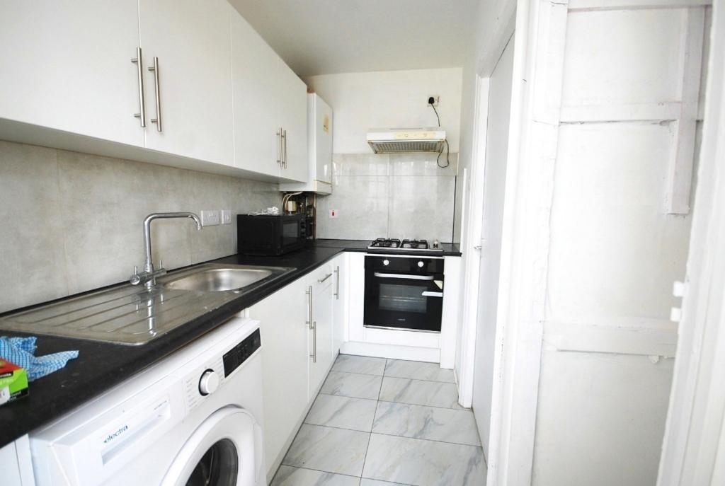 House Carlyon Road in Greater London