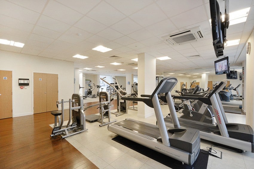 Flat Surrey Quays Road in Greater London