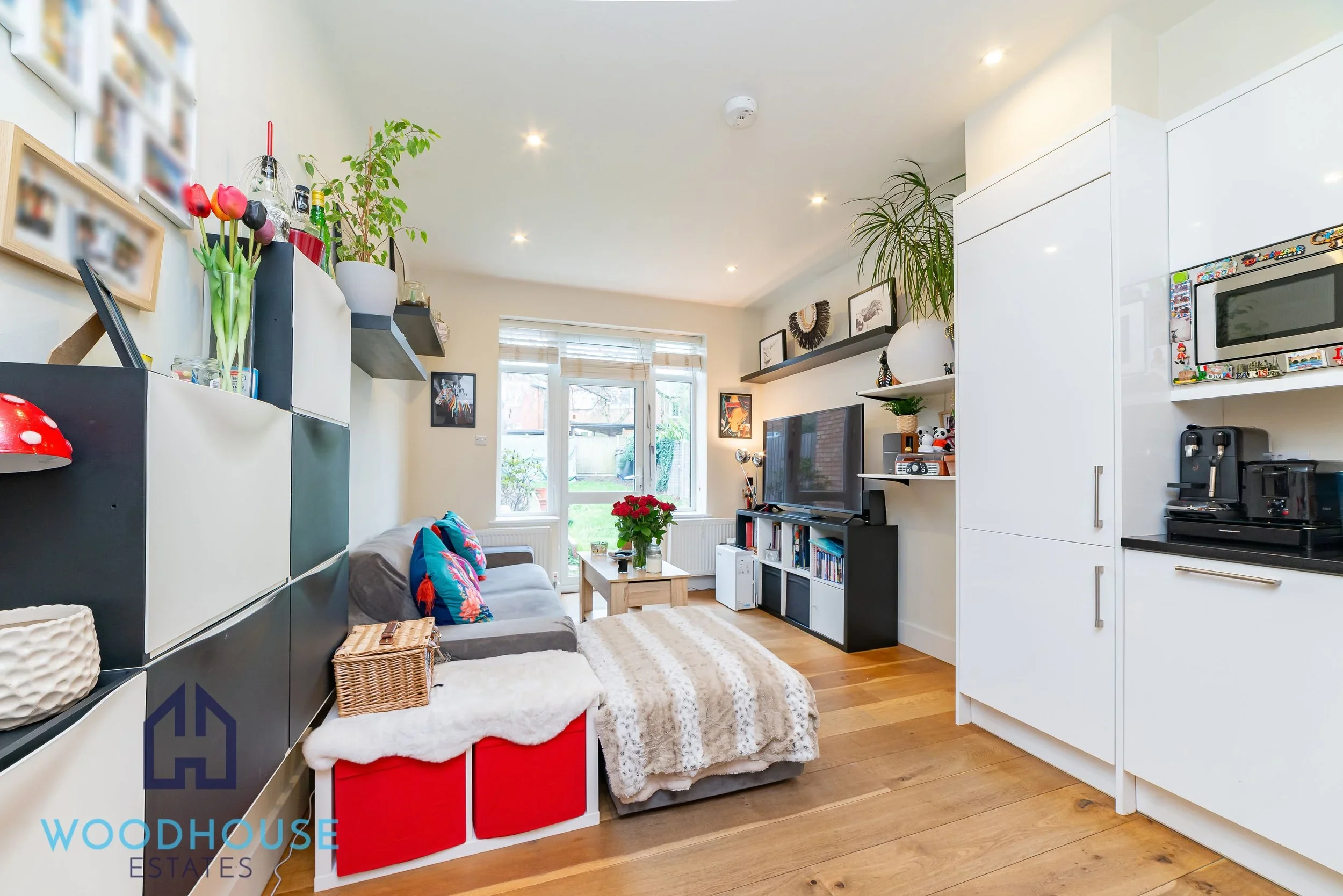 Flat Harlesden Road in Greater London