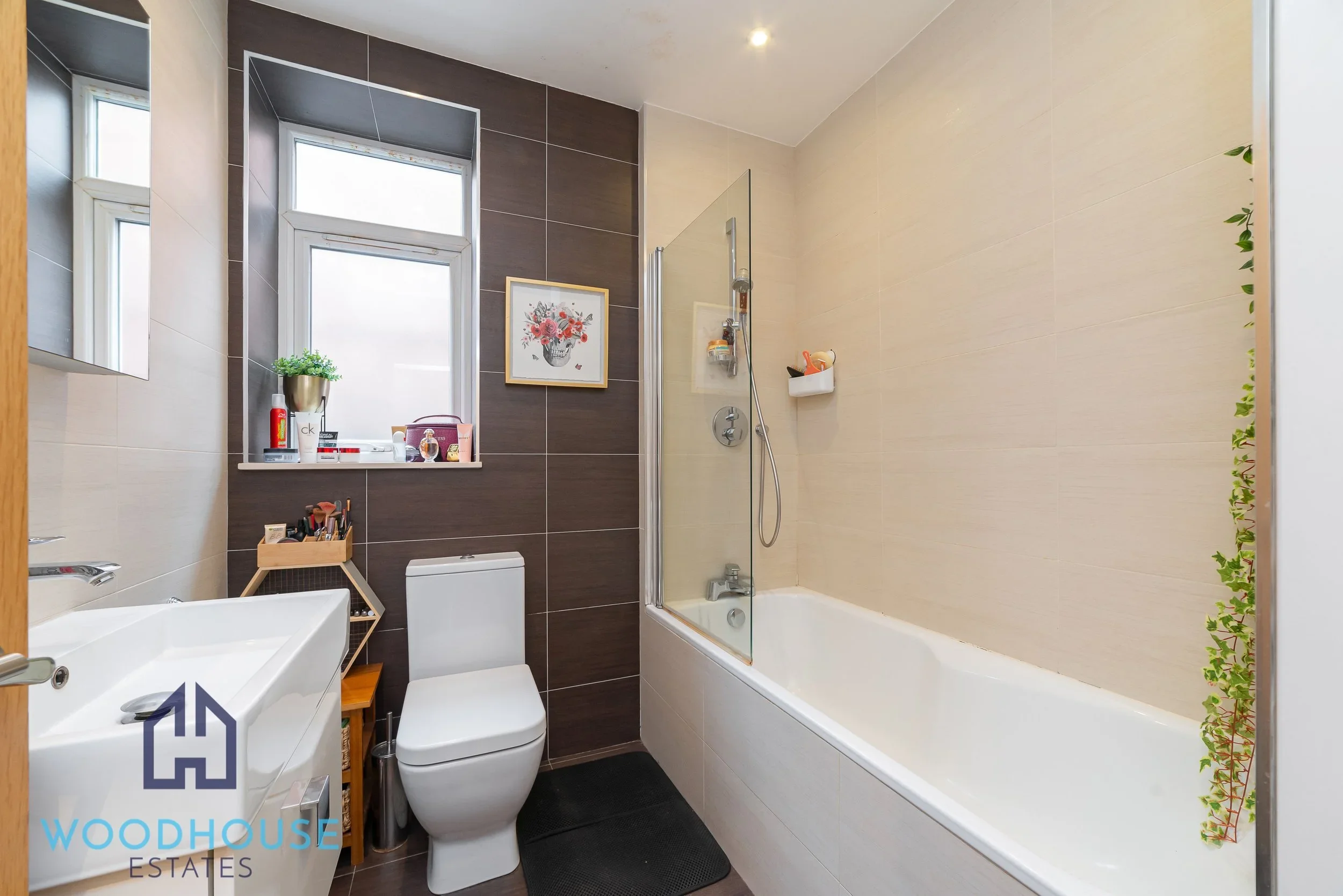 Flat Harlesden Road in Greater London