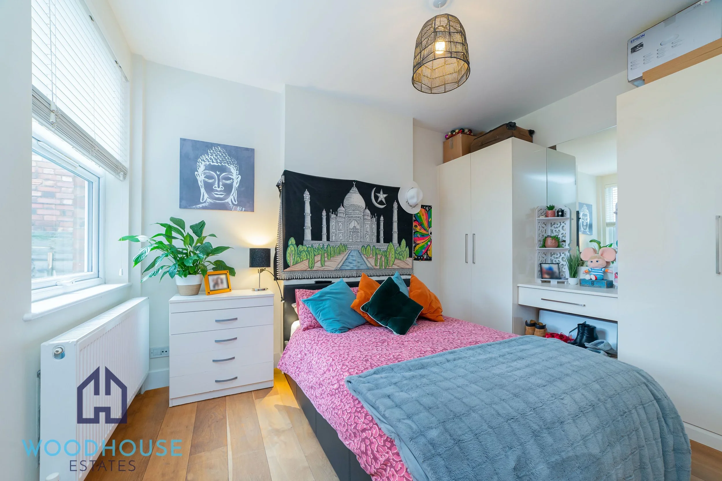 Flat Harlesden Road in Greater London