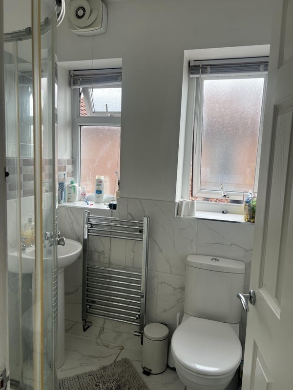 Room Wilmslow Road in Manchester