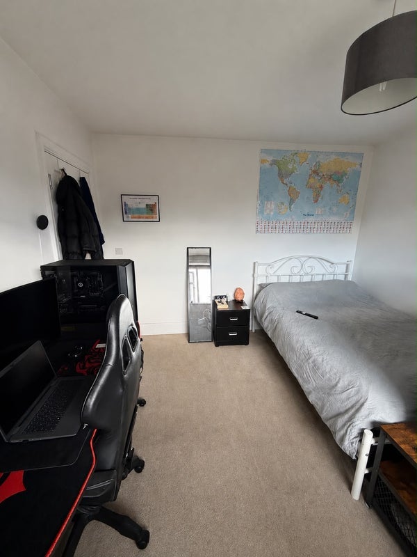 Room Wilmslow Road in Manchester