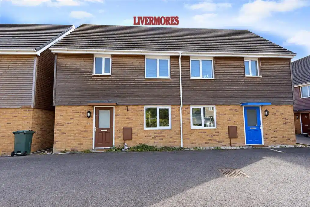 House Darwin Avenue in Dartford