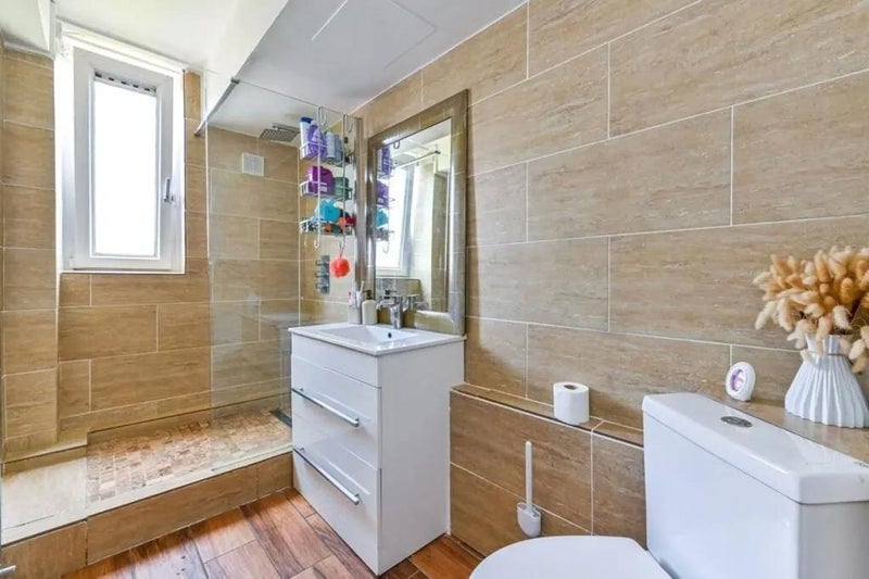 Flat Hertford Road in Greater London
