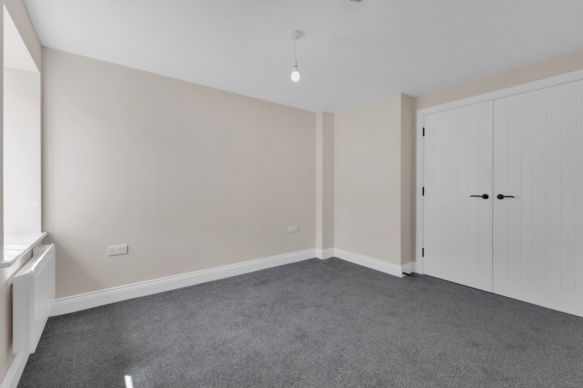 Flat Kent Road in Greater London