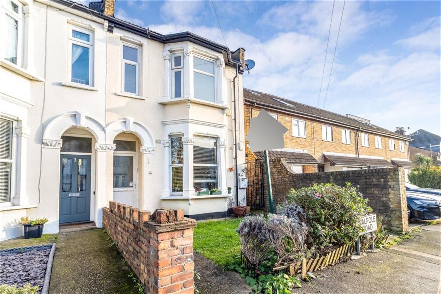 Flat Walpole Road in Greater London