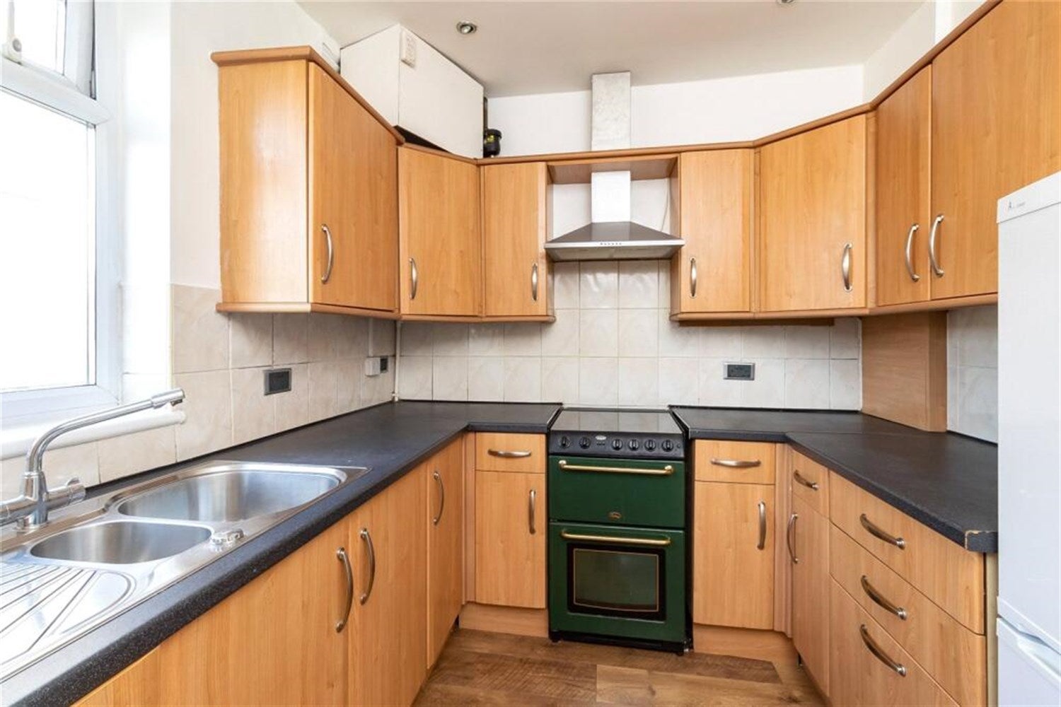 Flat Walpole Road in Greater London
