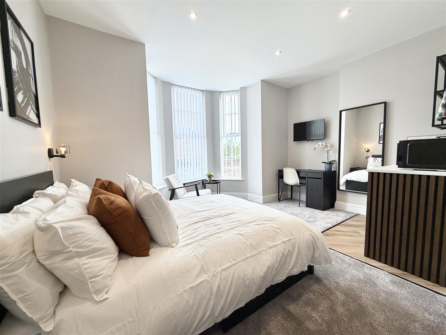 Room Whetstone Lane in Birkenhead