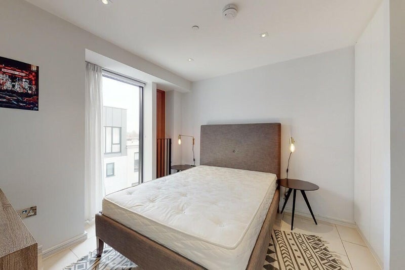 Room Hackney Road in Greater London