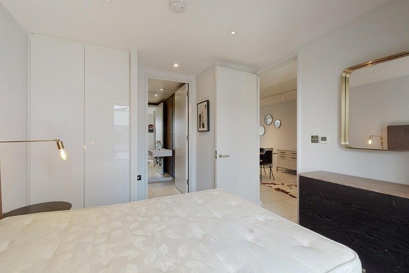 Room Hackney Road in Greater London