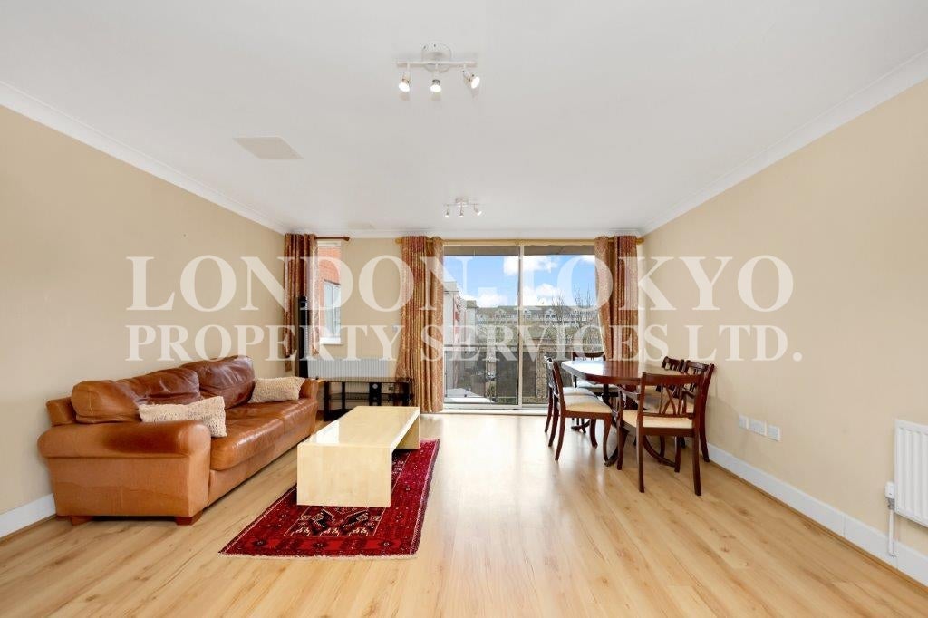 Flat North Bank in City of Westminster