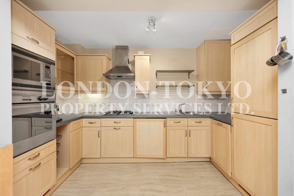 Flat North Bank in City of Westminster