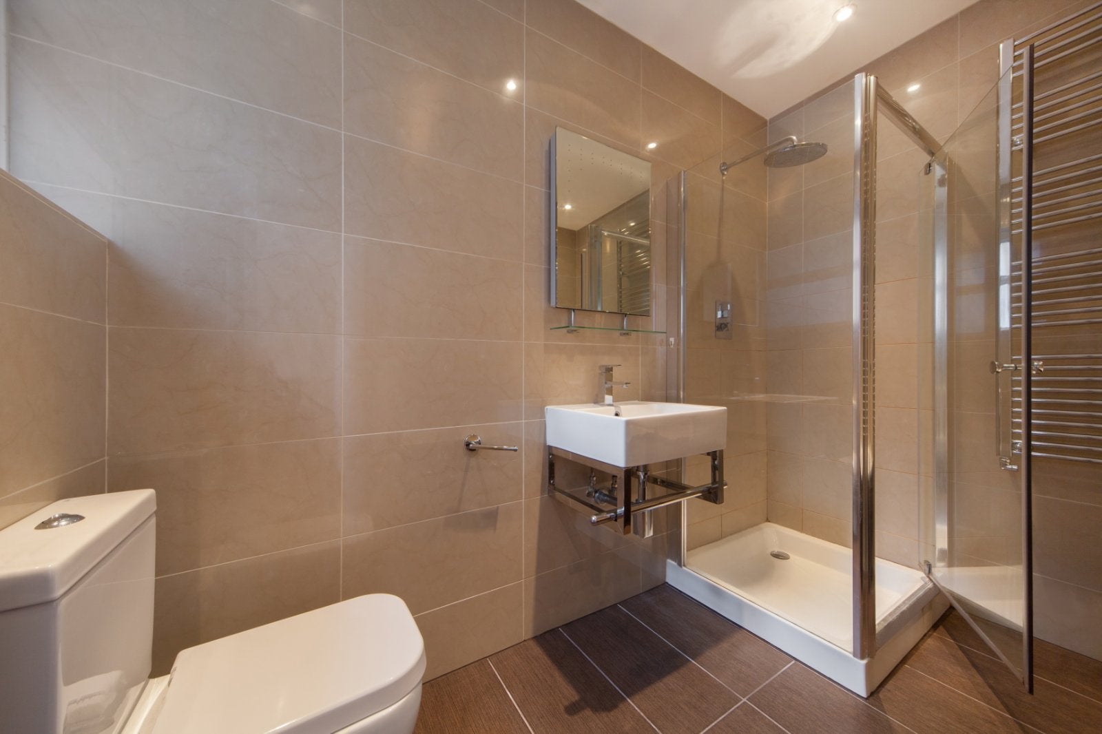 Flat Devonshire Court in Greater London