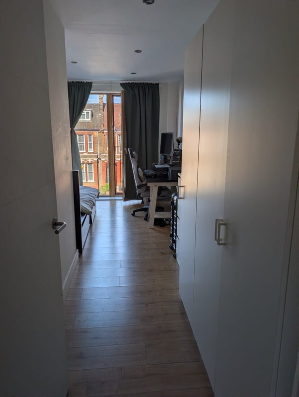 Room Upper Clapton Road in Greater London