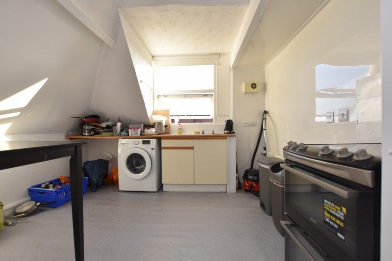 Room Whatley Road in Bristol