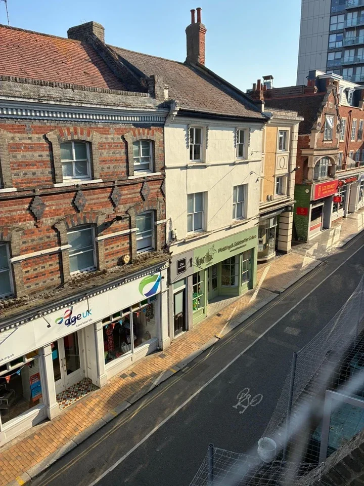 Flat High Street in Maidenhead