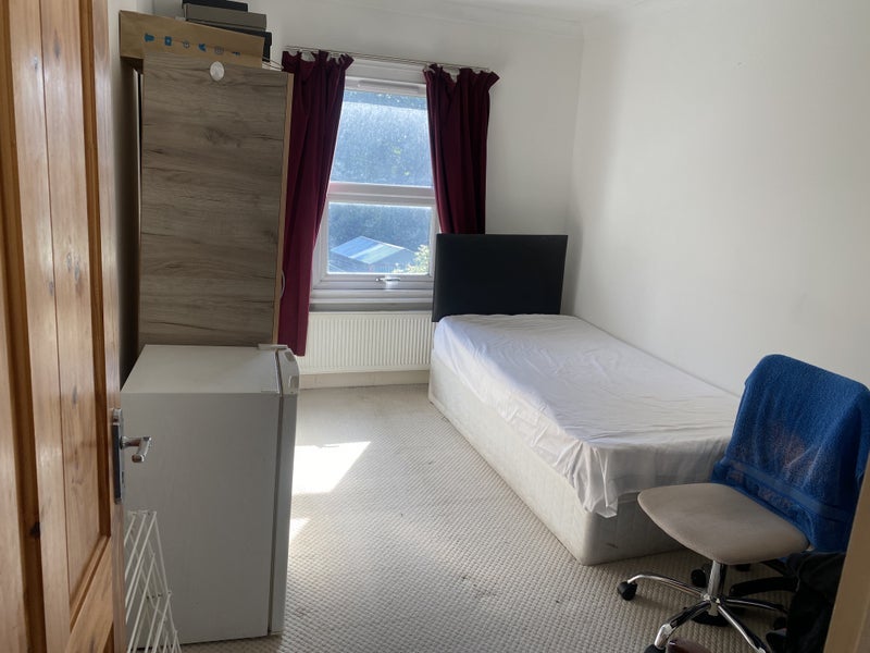 Room Hornsey Park Road in Greater London