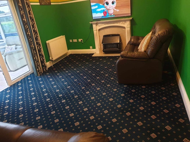 Room Hazeldene Road in Bristol