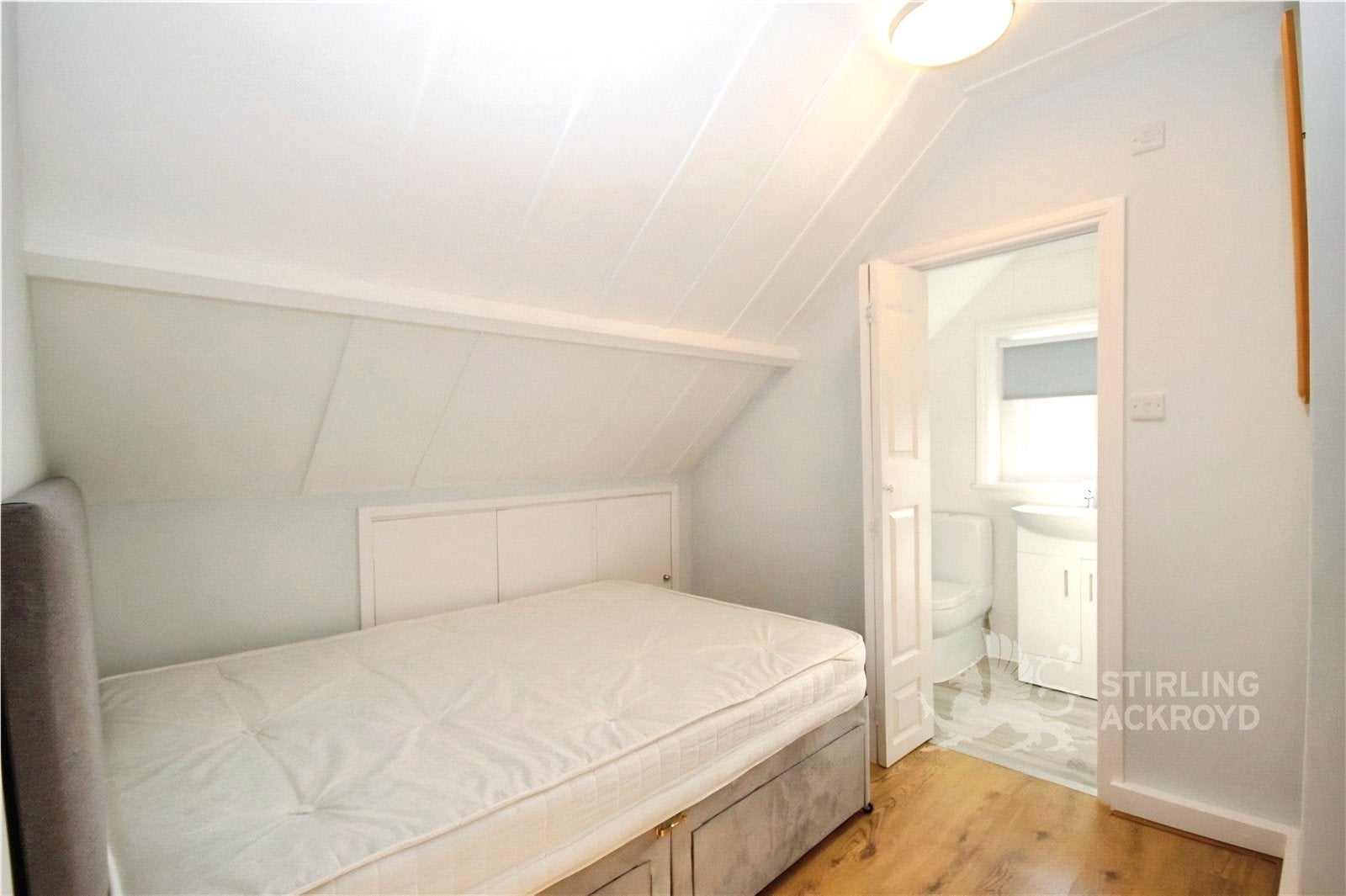Flat Baillie Road in Guildford
