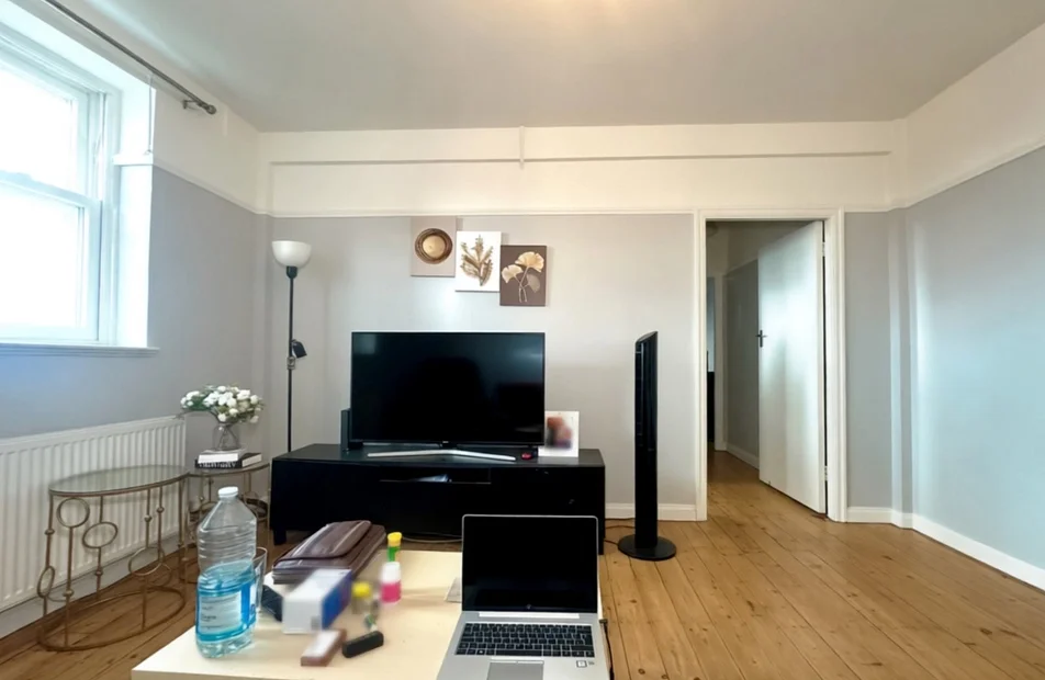 Flat Elmers End Road in Greater London