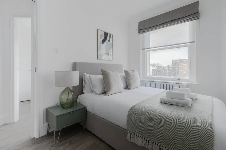 Flat Sussex Gardens in City of Westminster