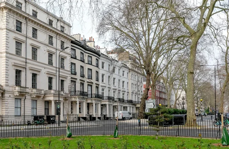 Flat Sussex Gardens in City of Westminster
