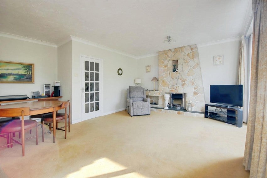House Bushey Hall Road in Hertsmere