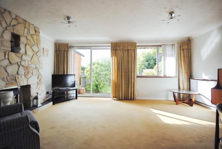 House Bushey Hall Road in Hertsmere