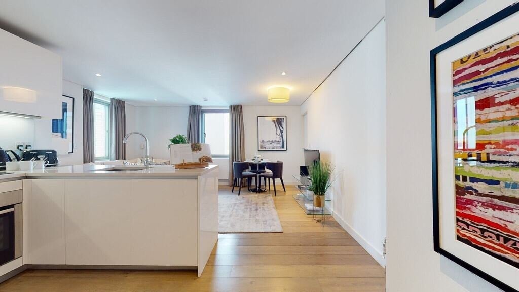 Flat Merchant Square in City of Westminster
