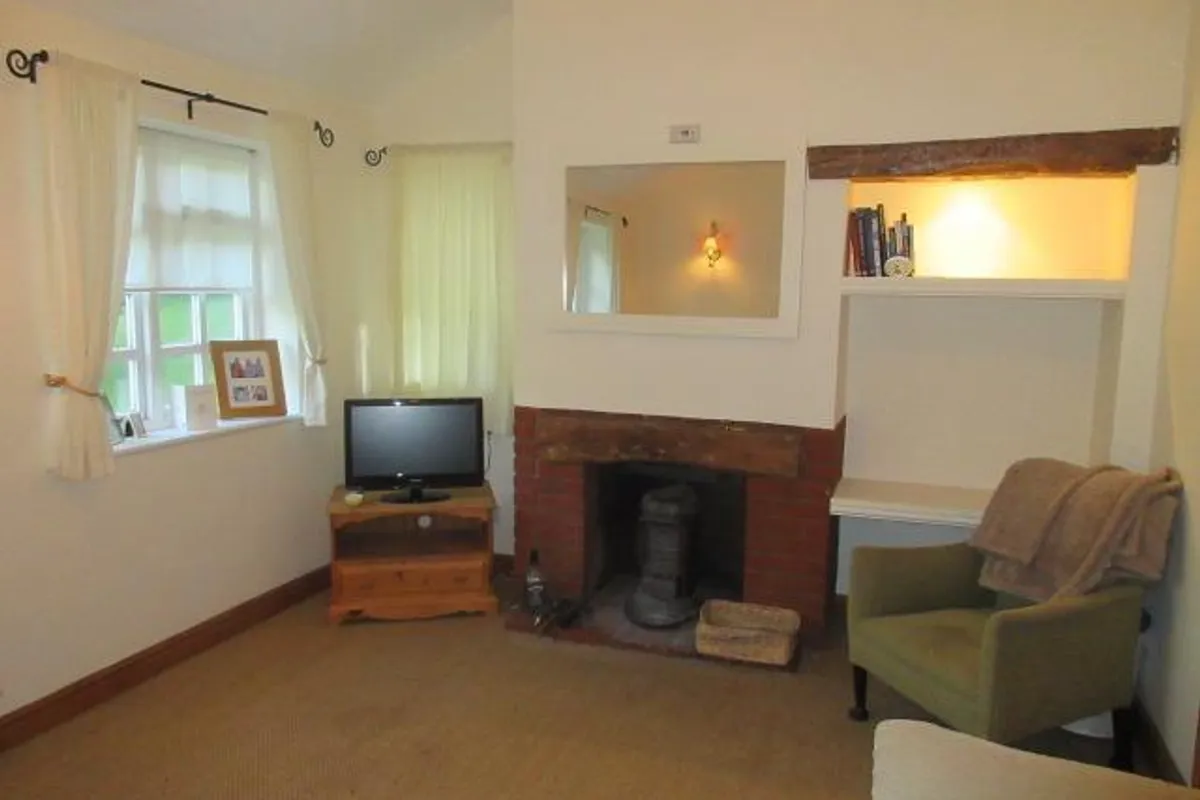 Flat Eden Road in Metropolitan Borough of Solihull