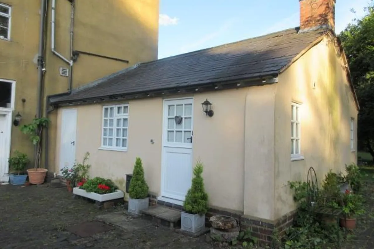 Flat Eden Road in Metropolitan Borough of Solihull