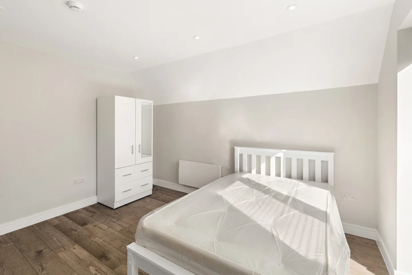 Flat Priory Road in Greater London