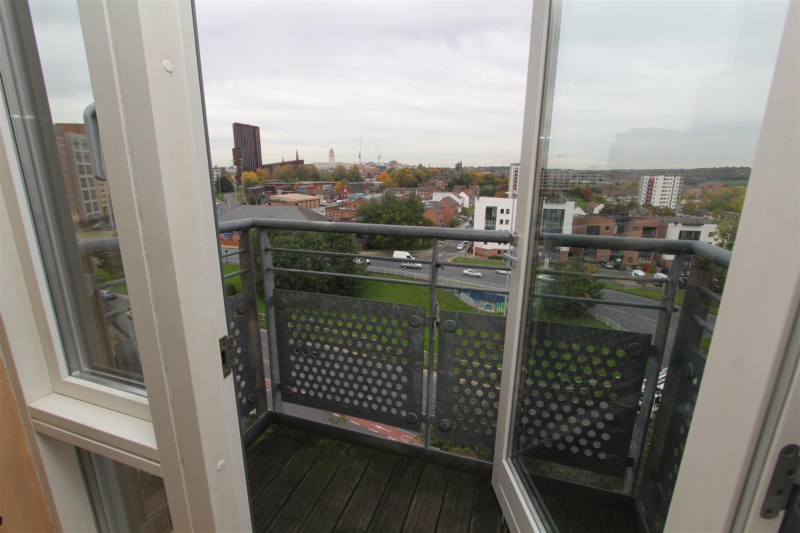 Flat Aspect Gardens in Leeds