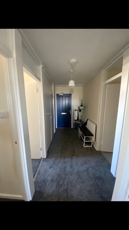 Room Ronald Street in Greater London