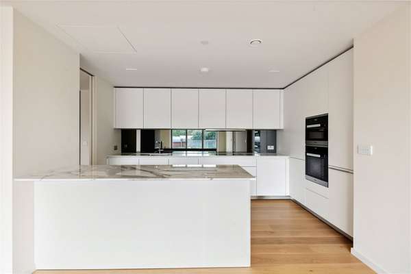 Flat Lillie Square in Greater London