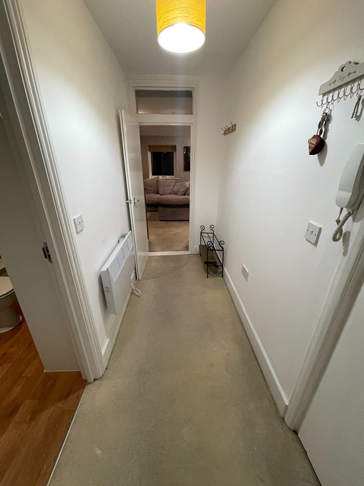 Flat Lewisham Way in Greater London