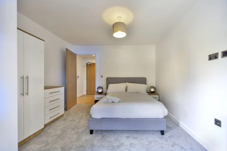 Flat Victoria Road in Ashford