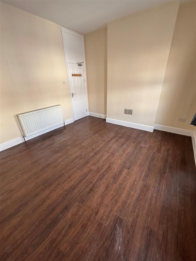 Flat Far Gosford Street in Coventry