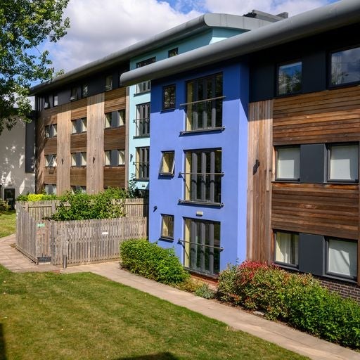 Room Cadnam Close in Birmingham