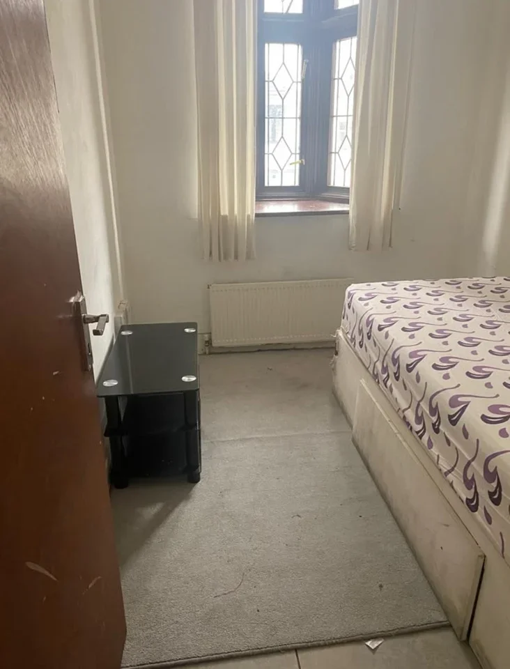 Room Fairfield Road in Greater London