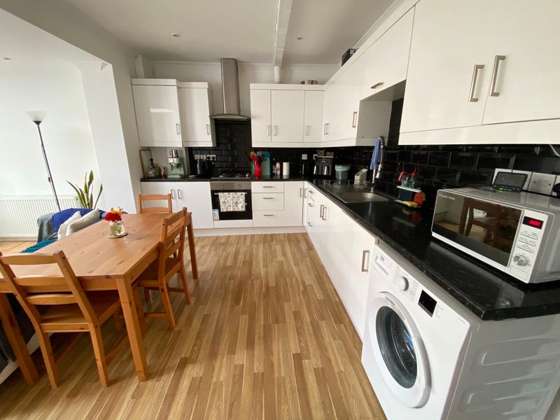 Room Hillbrook Road in Greater London