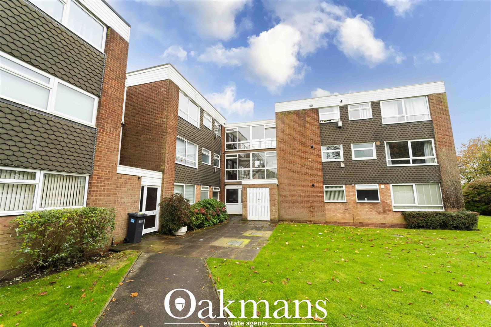 Flat Bills Lane in Metropolitan Borough of Solihull