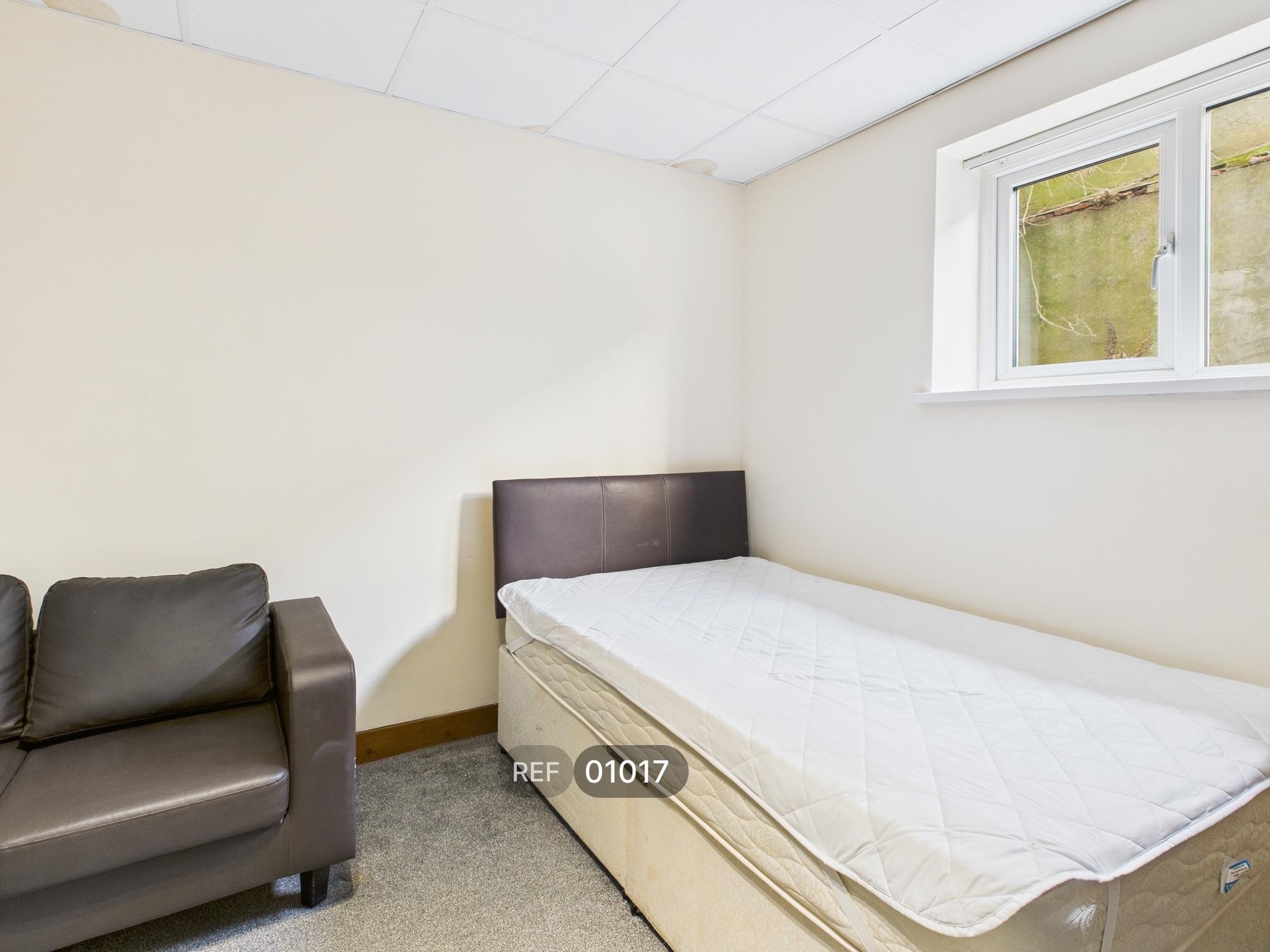 Room Anlaby Road in Hull